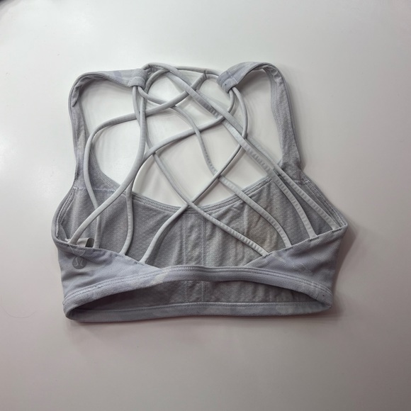 Size 2, Lulu Lemon Free To Be Wild Bra in Incognito Camo Jacquard Alpine White. - Picture 3 of 5